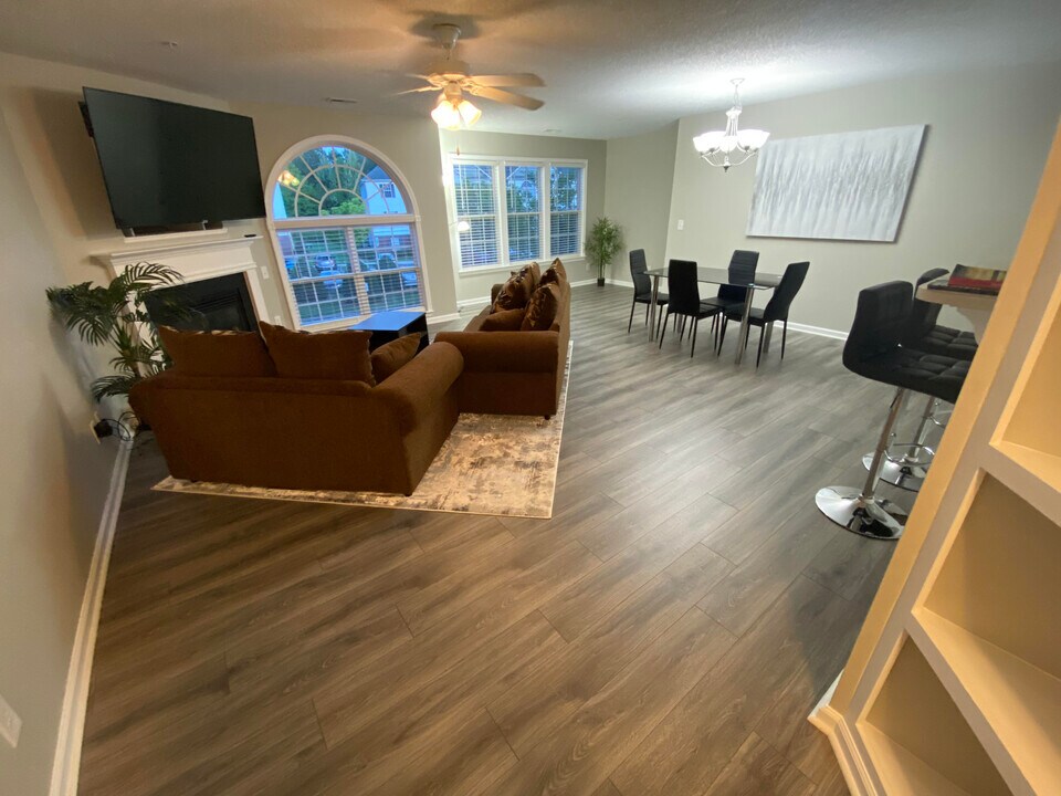 4305 Timberbrooke Dr in Greensboro, NC - Building Photo