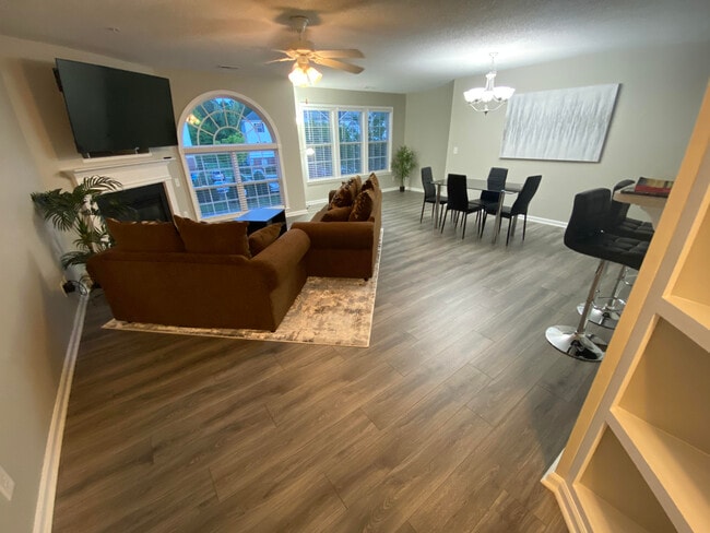 4305 Timberbrooke Dr