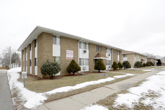 Overdene Apartments in Rockford, IL - Building Photo - Building Photo