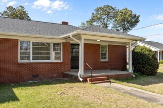 1206 S 9th St in Lillington, NC - Building Photo - Building Photo