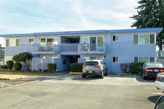 Cedarcrest Apartments in Seattle, WA - Foto de edificio - Building Photo