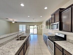 11754 W Vanderbilt Farms Way in Marana, AZ - Building Photo - Building Photo