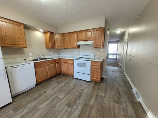 4613-4615 SE 3rd Ct in Des Moines, IA - Foto de edificio - Building Photo