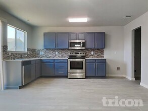 268 Ariel Ln in Wilmer, TX - Foto de edificio - Building Photo