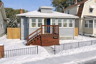 207 Main St in Dundalk, MD - Building Photo