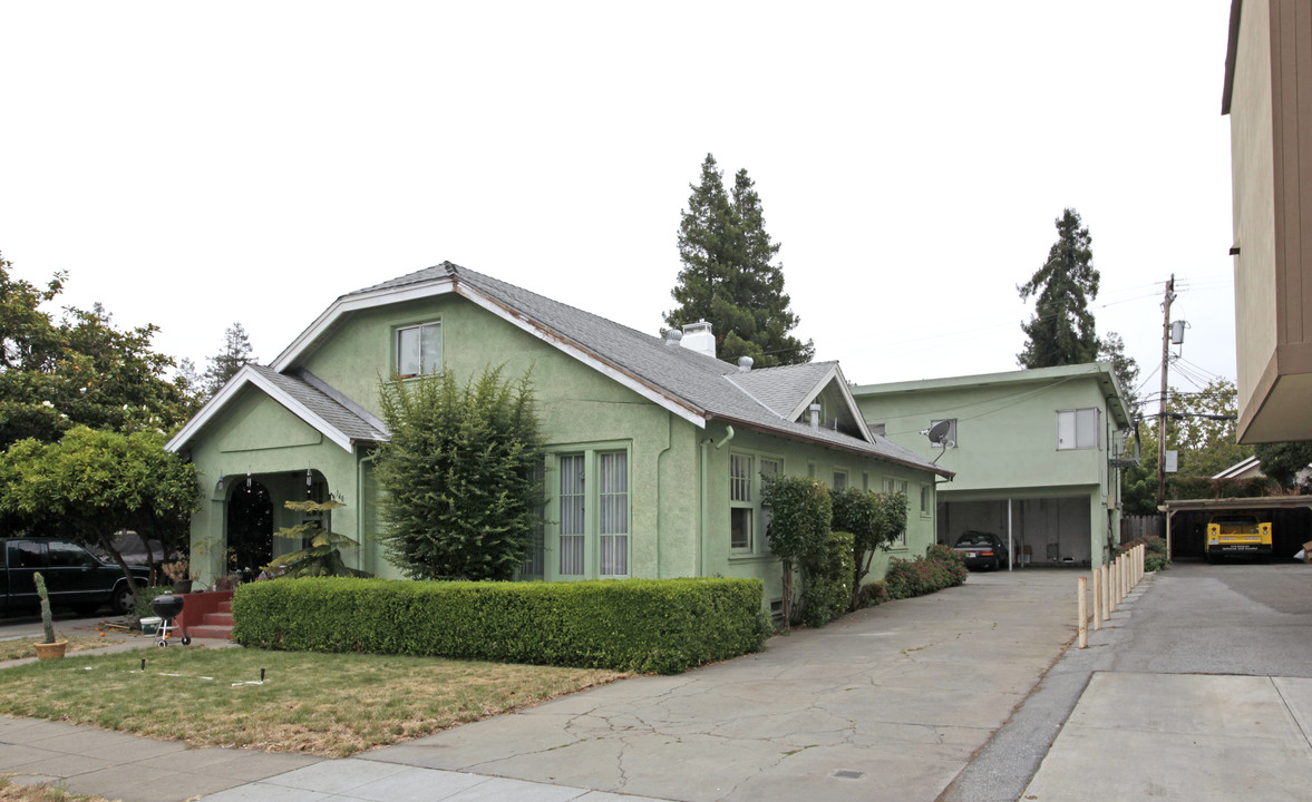 140 Arch St in Redwood City, CA - Building Photo