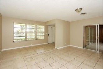 4711 Van Buren St-Unit -#4711 in Hollywood, FL - Building Photo - Building Photo