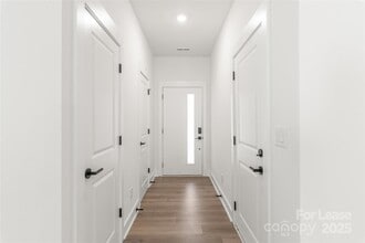 2823 Coronet Way in Charlotte, NC - Building Photo - Building Photo