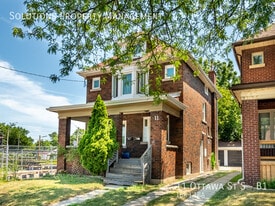 11 Ottawa St S in Hamilton, ON - Building Photo