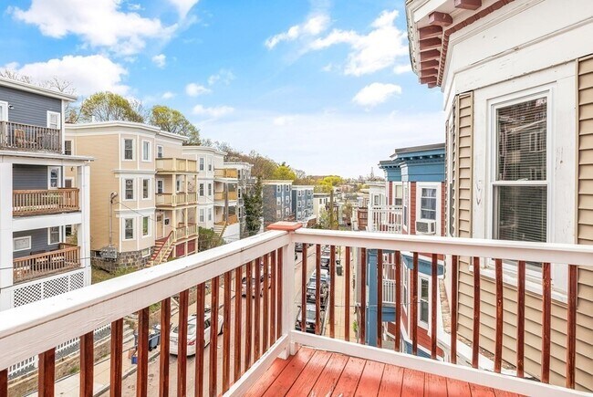 22 Rowell St in Boston, MA - Building Photo - Building Photo