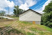 933 Chichester Dr photo'