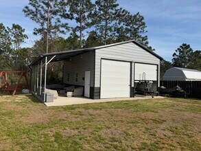 2216 Smallwood Dr in Navarre, FL - Building Photo - Building Photo