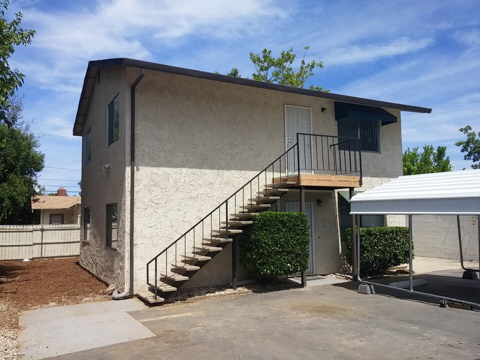 830 West St in Redding, CA - Building Photo