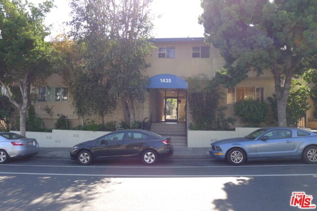 1435 N Fairfax Ave-Unit -18 in West Hollywood, CA - Building Photo