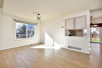 1310 Eastmeadow Ct in Colorado Springs, CO - Building Photo - Building Photo