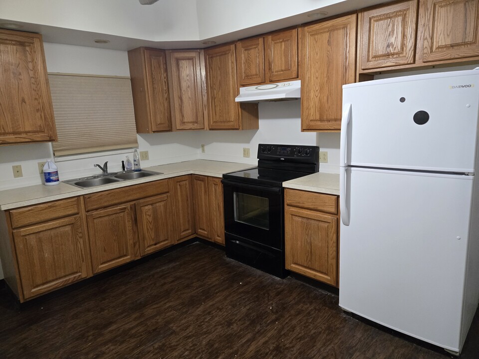 352 Wright Ave in Kingston, PA - Building Photo