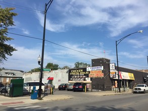2910-2916 W Montrose Ave in Chicago, IL - Foto de edificio - Building Photo