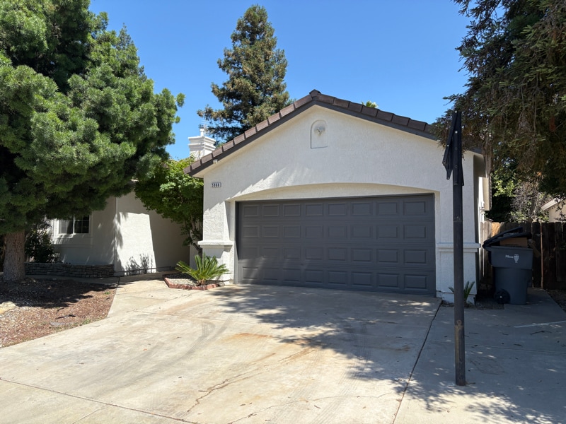 5960 W Fir Ave in Fresno, CA - Foto de edificio