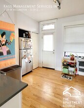 3139 W Wellington Ave, Unit 2 in Chicago, IL - Building Photo - Building Photo