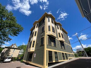 118 Holland St, Unit #1A in Somerville, MA - Building Photo - Building Photo