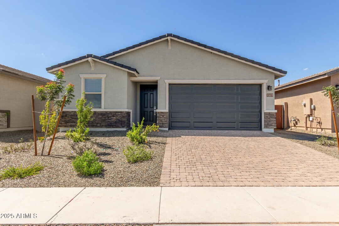 3732 S 87th Dr in Tolleson, AZ - Building Photo