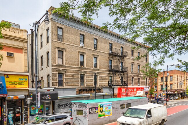 818-822 Nostrand Ave in Brooklyn, NY - Foto de edificio - Building Photo