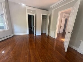 359 Sherman Ave, Unit 2 in New Haven, CT - Building Photo - Building Photo