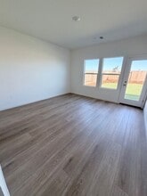 7414 Cryosphere St in Bakersfield, CA - Building Photo - Building Photo