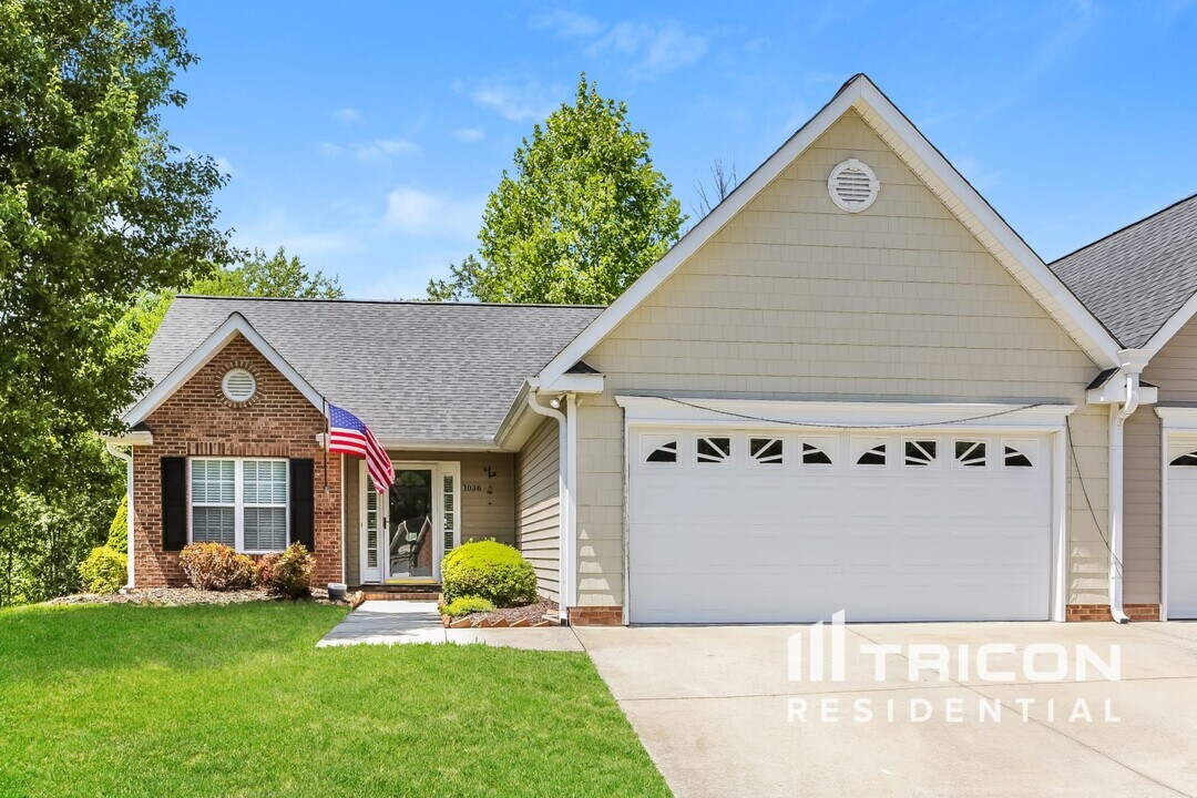 1036 Glyn Water Ln in High Point, NC - Building Photo