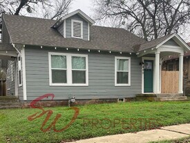 440 E College St in Stephenville, TX - Building Photo
