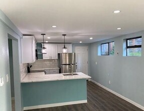 8360 10th Ave NW in Seattle, WA - Building Photo - Building Photo