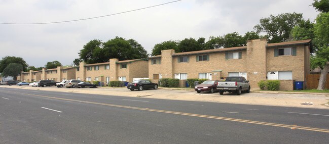 Wooten Park Townhomes Apartments in Austin, TX - Foto de edificio - Building Photo