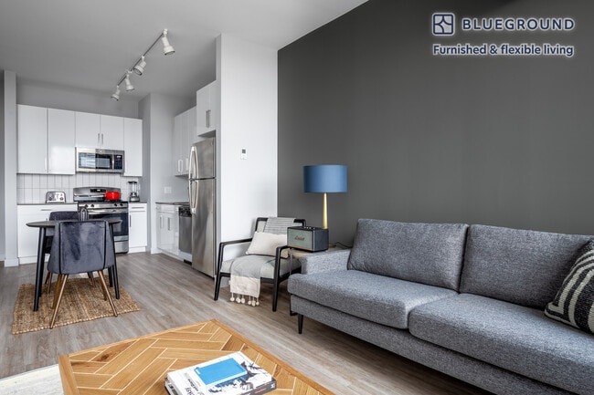 330 S Wells St in Chicago, IL - Building Photo - Building Photo