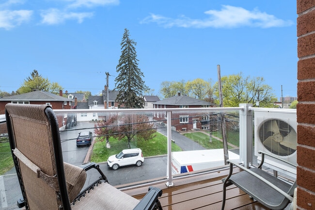 405 Tweedsmuir Ave in Ottawa, ON - Building Photo - Building Photo