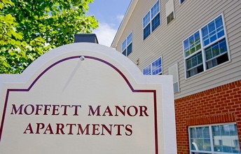 Moffett Manor Senior Apartments in Warrenton, VA - Foto de edificio - Building Photo