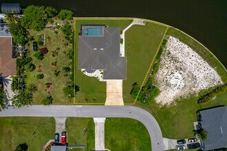 3106 SW 22nd Ave in Cape Coral, FL - Building Photo - Building Photo