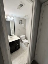 10527 E 46th Terrace in Kansas City, MO - Building Photo - Building Photo