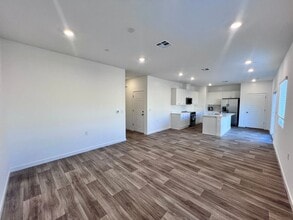 4453 Buckingham Ave in Clovis, CA - Building Photo - Building Photo