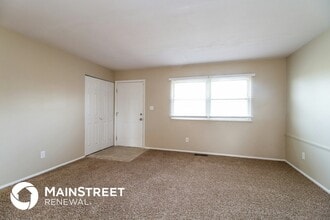 1880 Queensrowe Pl in Columbus, OH - Building Photo - Building Photo