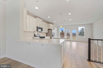 1725 Evansberry Dr in Frederick, MD - Building Photo - Building Photo