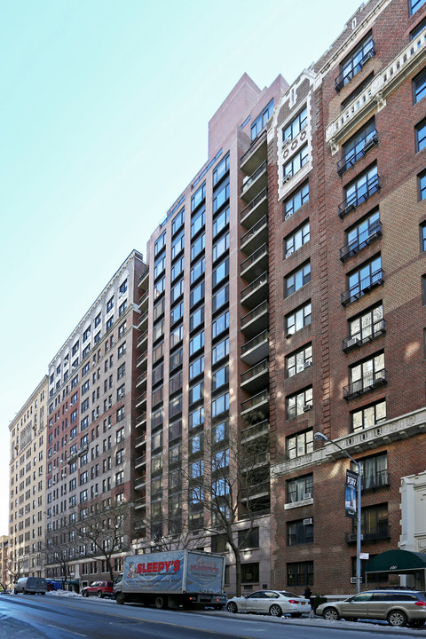 The Austin in New York, NY - Building Photo