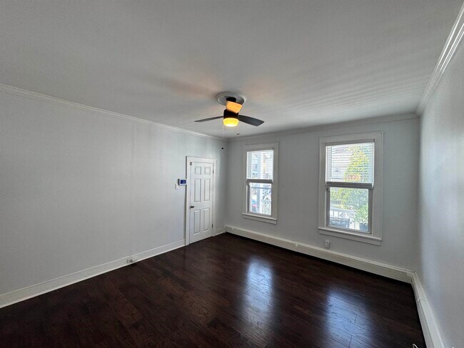 24 Pamrapo Ave in Jersey City, NJ - Building Photo - Building Photo