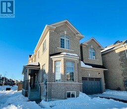 3079 Streamwood Pass in Oakville, ON - Building Photo - Building Photo