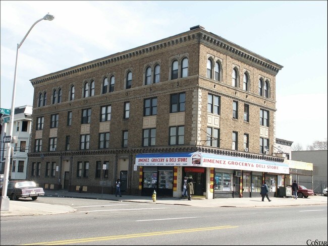 585 Central Ave in Newark, NJ - Building Photo - Building Photo