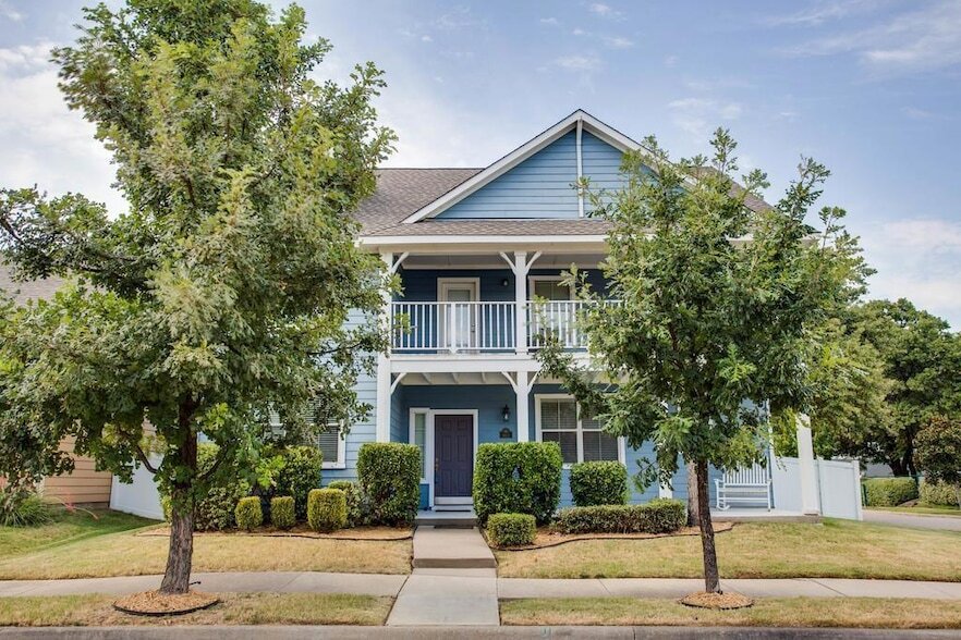9813 Marthas Vineyard Cir, Unit 5228B in Providence Village, TX - Building Photo