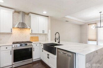 368 Rector St in Perth Amboy, NJ - Building Photo - Building Photo