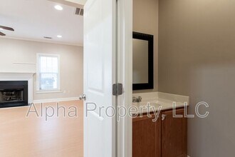 302 Shallow Dr in Taylors, SC - Building Photo - Building Photo