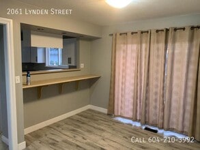 2061 Lynden St in Abbotsford, BC - Building Photo - Building Photo