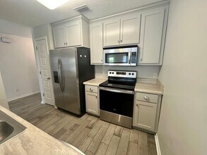 2406 Quiet Oaks Dr in Panama City, FL - Building Photo - Building Photo