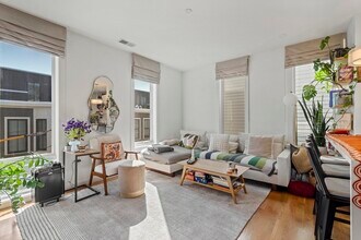 49 Rogers St in Boston, MA - Building Photo - Building Photo
